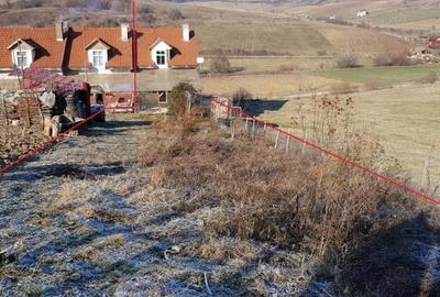Casă cu 4 camere cu Teren 667 Mp în Poienița - 1