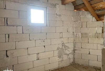 Casă cu 5 camere cu Teren 2200 Mp în Vicovu de Sus - 13