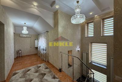 Casă individuală cu 8 camere cu Teren 150 Mp în Central - 1