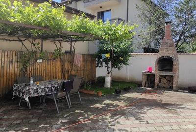 Casă cu 4 camere cu Teren 315 Mp în Central - 1