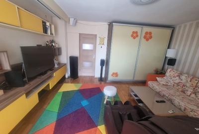 Apartament cu 2 camere decomandat, mobilat în Energia - 2