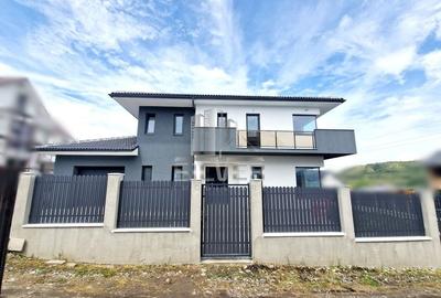 Casa individuala cu teren de 693 mp/CF. - 2