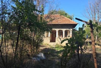 Casă cu 2 camere cu Teren 1703 Mp în Odobești - 7