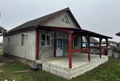 Casă cu 3 camere cu Teren 800 Mp în Satulung - 2