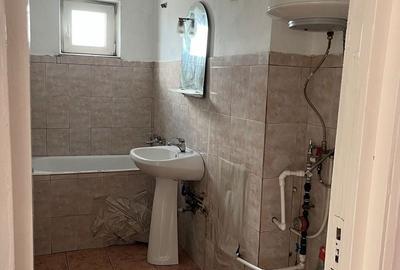 Apartament cu 3 camere semidecomandat în Aleșd - 4