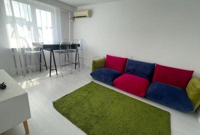 Apartament cu 2 camere decomandat, mobilat în P-ța Victoriei