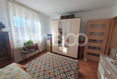 Apartament de vanzare 2 camere decomandate etaj 2 zona Parcului - 1