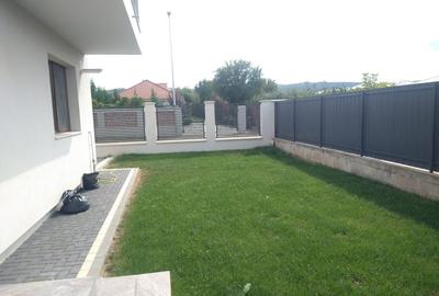 Duplex cu 5 camere cu Canalizare în Florești - 1