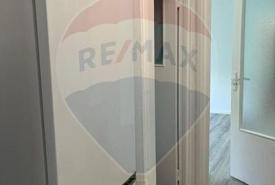 Apartament cu 3 camere semidecomandat în Cetății - 3