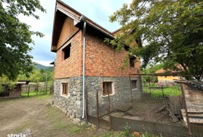 Casă cu 4 camere în Văleni - 1