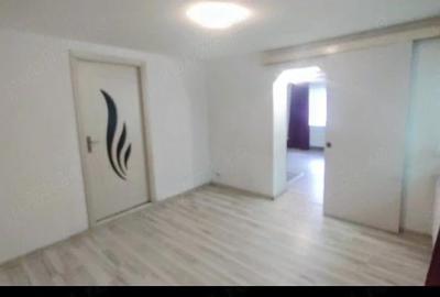Casă cu Teren 740 Mp în Central - 9