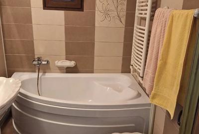 Apartament cu 3 camere decomandat în Central - 9