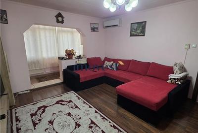 Apartament cu 3 camere semidecomandat în Micro 16 - 1