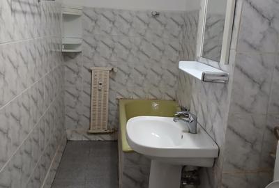 Garsonieră decomandată, mobilată în Tei - 7