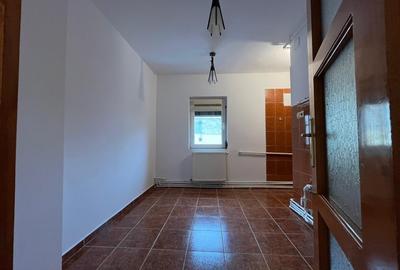 Apartament 3 camere Targu Jiu -69mp , semidecomandat St.Agriculturii- scoala 12 - 8