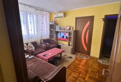 Apartament cu 2 camere în Micro 16