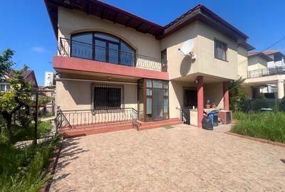 Casă individuală cu 6 camere cu Canalizare în Lazu - 1