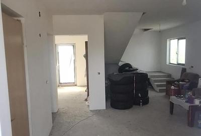 Casă cu 5 camere cu Teren 2000 Mp în Popești - 1
