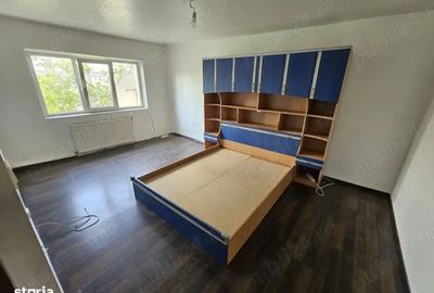 Apartament cu 3 camere decomandat în Orizont