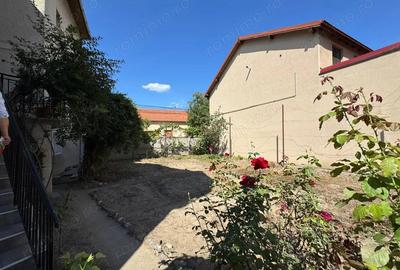 Casă cu Teren 378 Mp în Central - 3