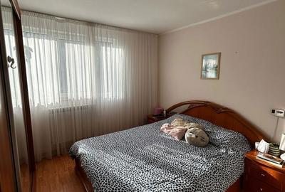Apartament cu 3 camere nedecomandat în Micro 13 - 2