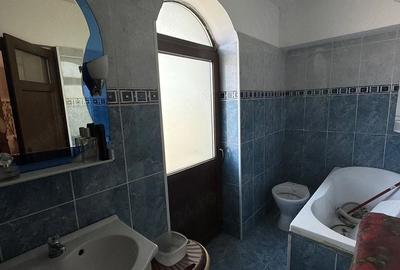 Apartament cu 4 camere semidecomandat în Central - 1