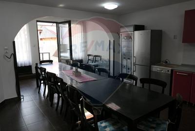 Vila cu 10 camere de vanzare in zona Centrala - 6