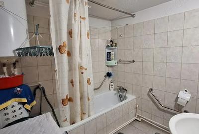 Casa de vanzare in sectorul 5,?oseaua Salaj langa Complex comercial Humulesti. - 2