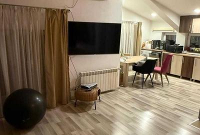 Apartament cu 3 camere semidecomandat, mobilat în Zorilor