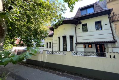 Casă individuală cu 6 camere cu Canalizare în Casin - 1