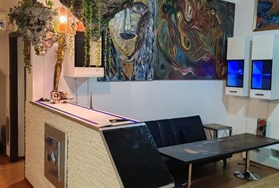 Apartament cu 3 camere semidecomandat, mobilat în Ozana