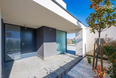 Duplex cu 4 camere cu Canalizare în Dumbrăvița - 2