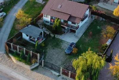 Casă cu 5 camere în Nucșoara de Jos - 2