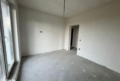 Casă cu 4 camere cu Teren 812 Mp în Groși - 14