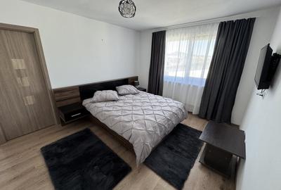 Apartament cu 3 camere decomandat, mobilat în Sud