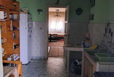 Apartament cu 4 camere decomandat în Coman - 1