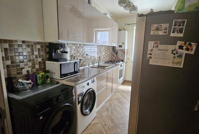 Apartament cu 3 camere decomandat în Roșu - 7
