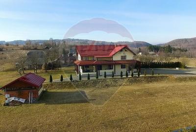 EXCLUSIV! Vila cu 7 camere, teren 7535mp, Risca, Comision 0% - 29