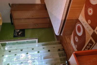 Vand apartament cu doua camere