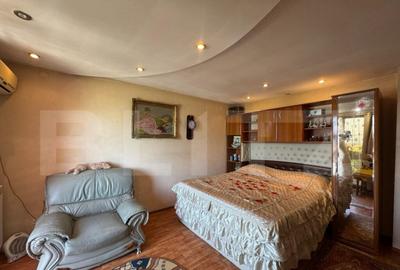 Vila de vanzare, cu 9 camere, 360 mp, zona Ora?tie - 32