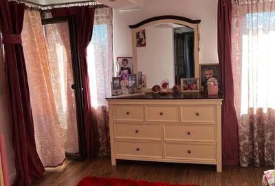 Casă cu 4 camere în Central - 2