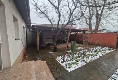 Casă cu 4 camere cu Canalizare în Central - 6