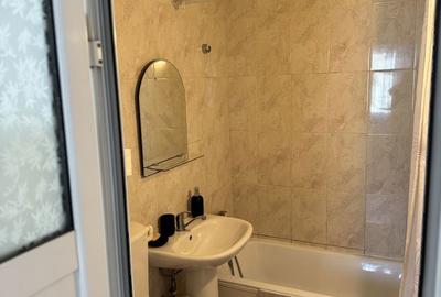 Apartament cu 3 camere semidecomandat în Podu Roș - 3