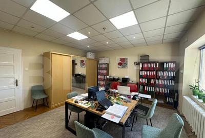 Apartament 3 camere, 223.40 mp, zona Titulescu - 11