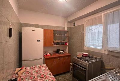 PROPRIETAR - Vand Apartament 2 camere, decomandat, 44 mp ?os. Giurgiului nr 117, sector 4. - 6