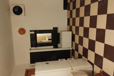 Vand apt 2 camere, etc 4, Aleea Plopilor - 5