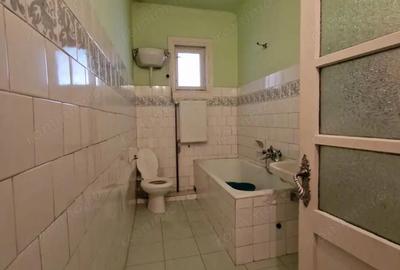 Apartament cu 3 camere în Traian