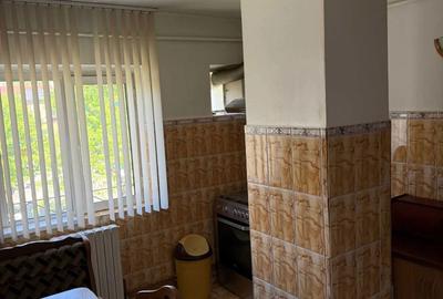 Apartament cu 3 camere decomandat în Rovine - 5