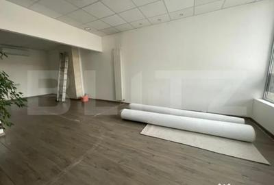 Spațiu comercial, de 123 mp, în Central - 1