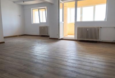 Apartament cu 4 camere decomandat în Pantelimon